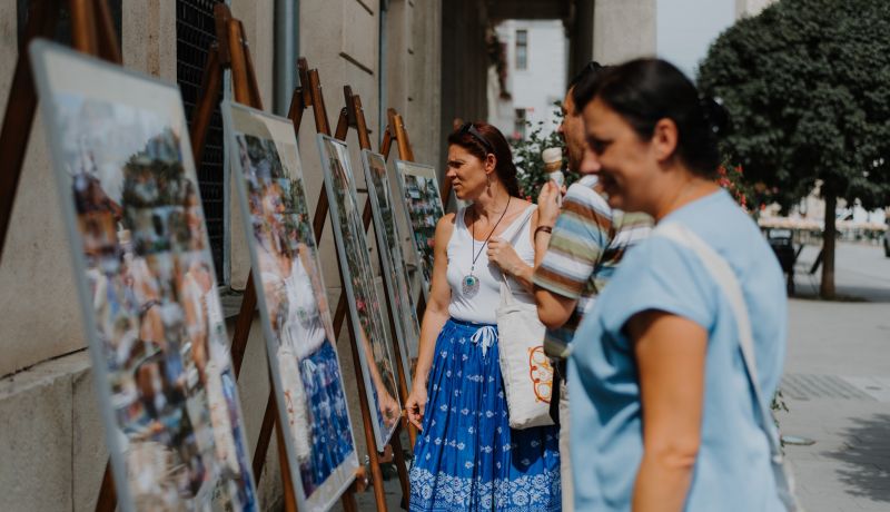500 rokov histórie reformácie vo vyšívaných obrazoch